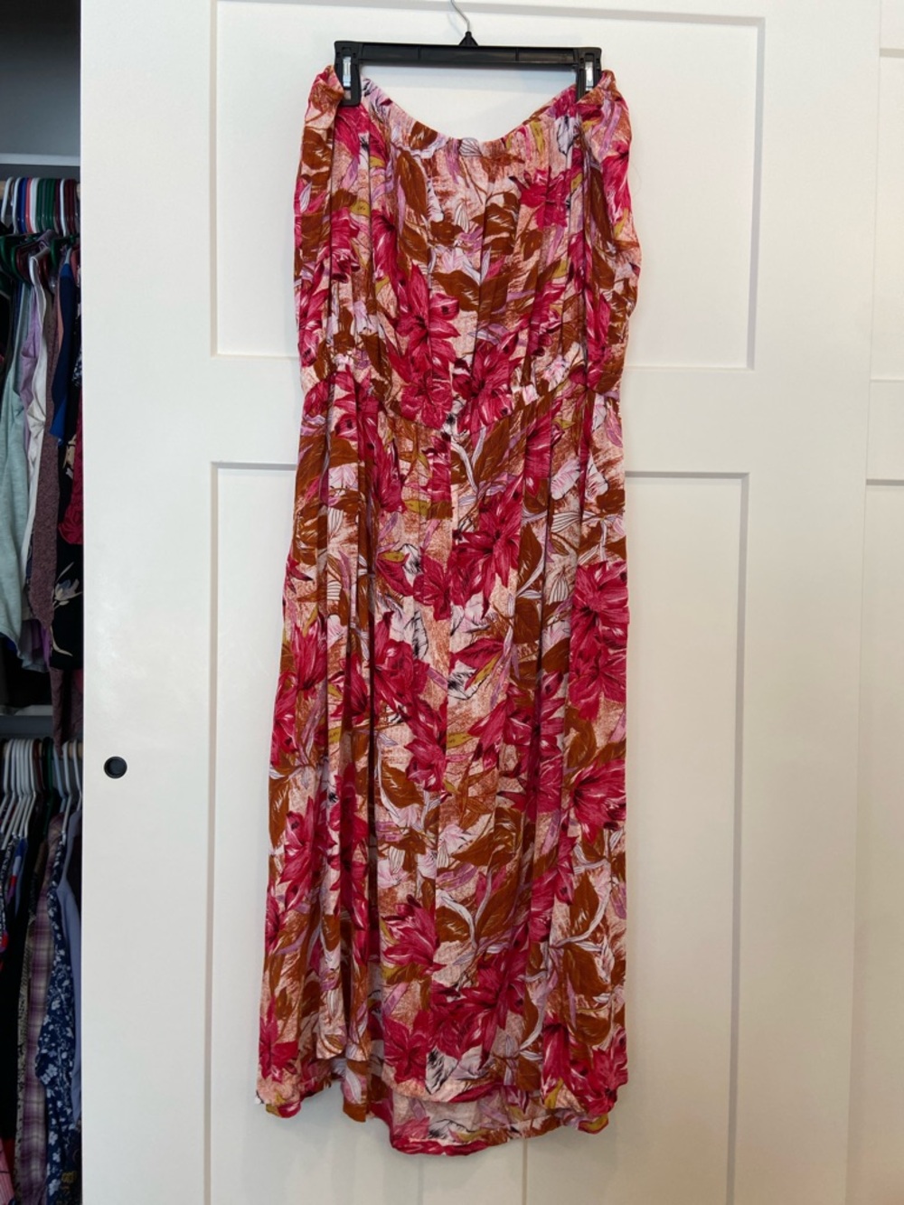 1X Venus Floral Pink and Brown Sleeveless Midi Dress - Picture 4 of 4